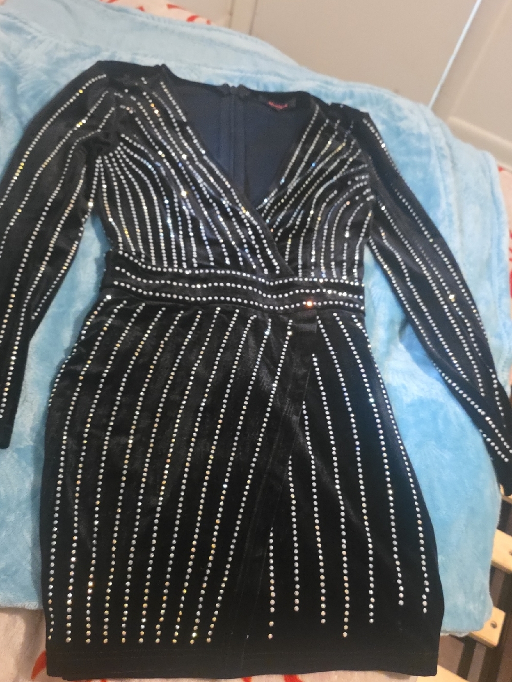 Dress for a sexy night out, long-sleeved dress with pearls, size S